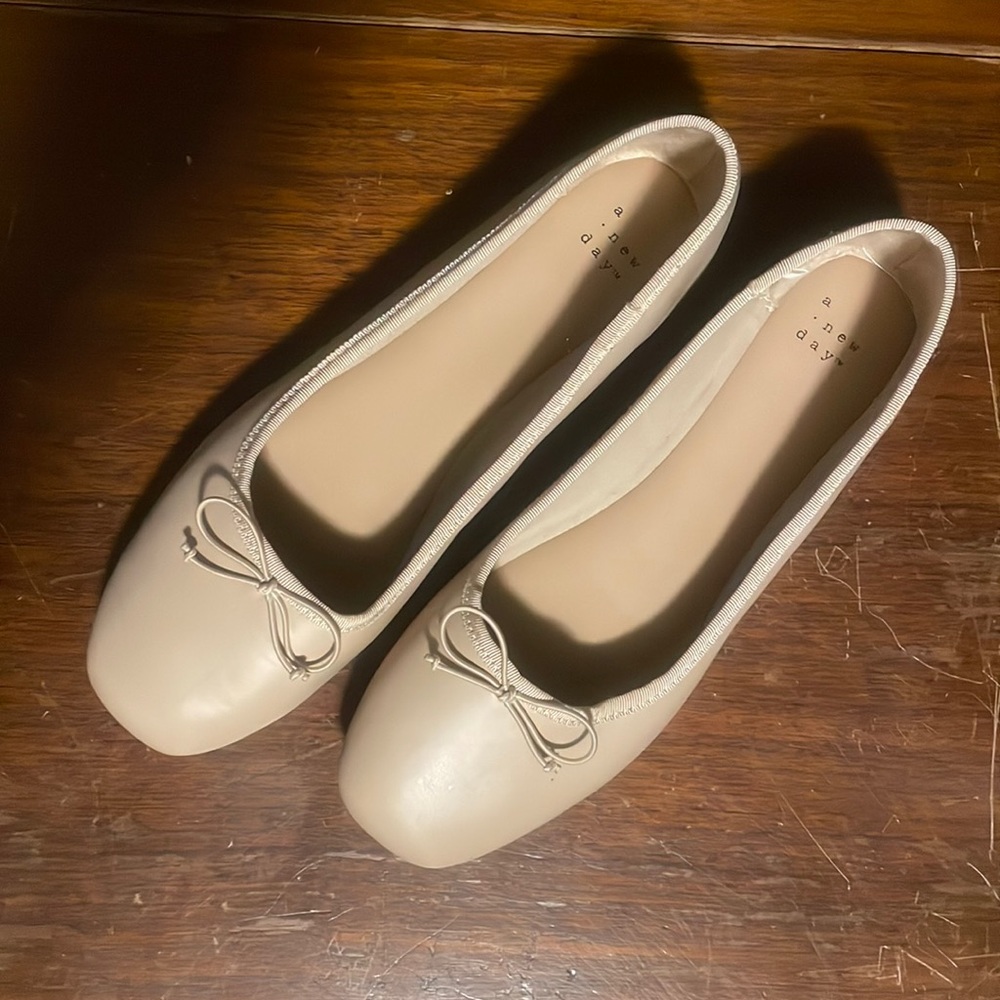 A New Day size 9 nude ballet flat